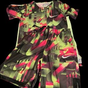 Boys Nike Dri fit matching shirt and short set